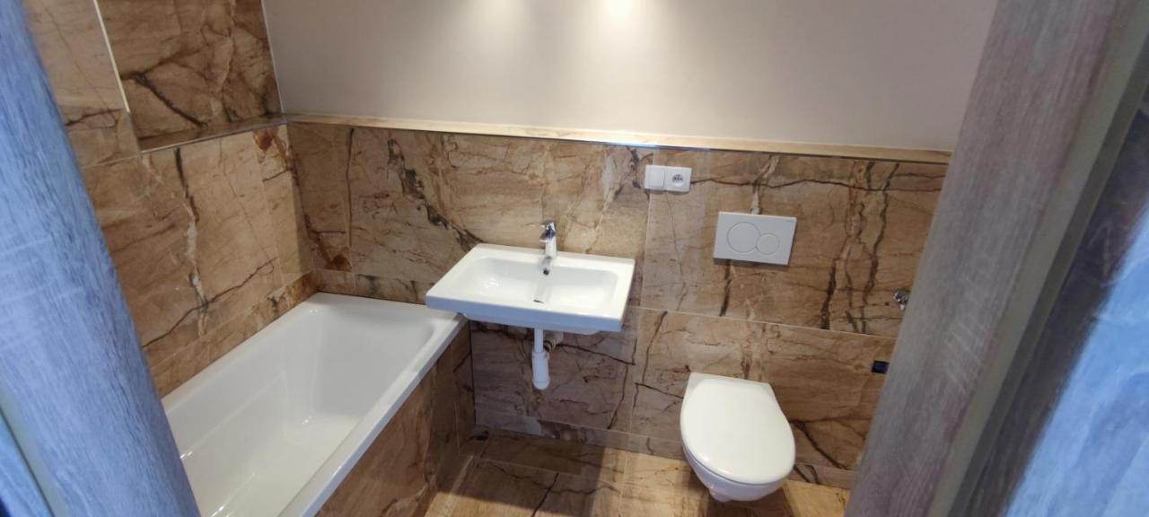 Penthouse # 81 With Panoramic City View In Elite Rezidence With Free Parking Prague Exterior photo