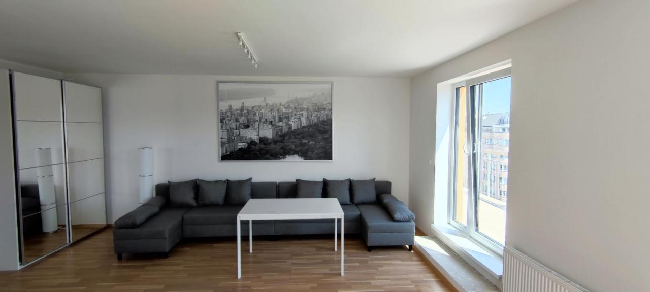 Penthouse # 81 With Panoramic City View In Elite Rezidence With Free Parking Prague Exterior photo