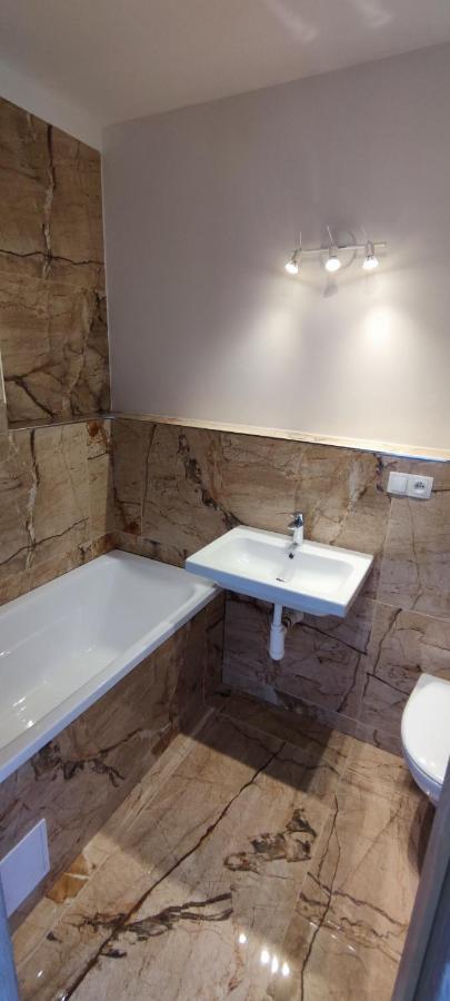 Penthouse # 81 With Panoramic City View In Elite Rezidence With Free Parking Prague Exterior photo