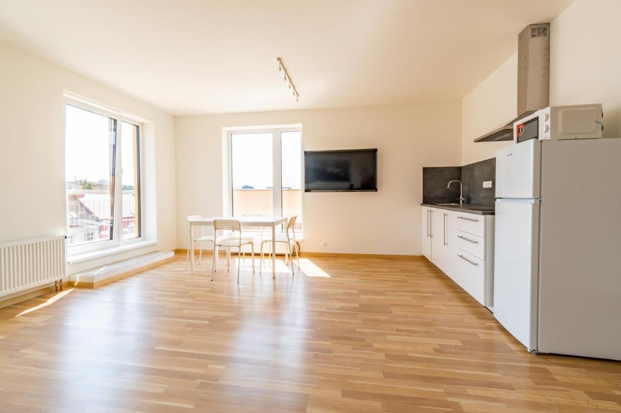 Penthouse # 81 With Panoramic City View In Elite Rezidence With Free Parking Prague Exterior photo