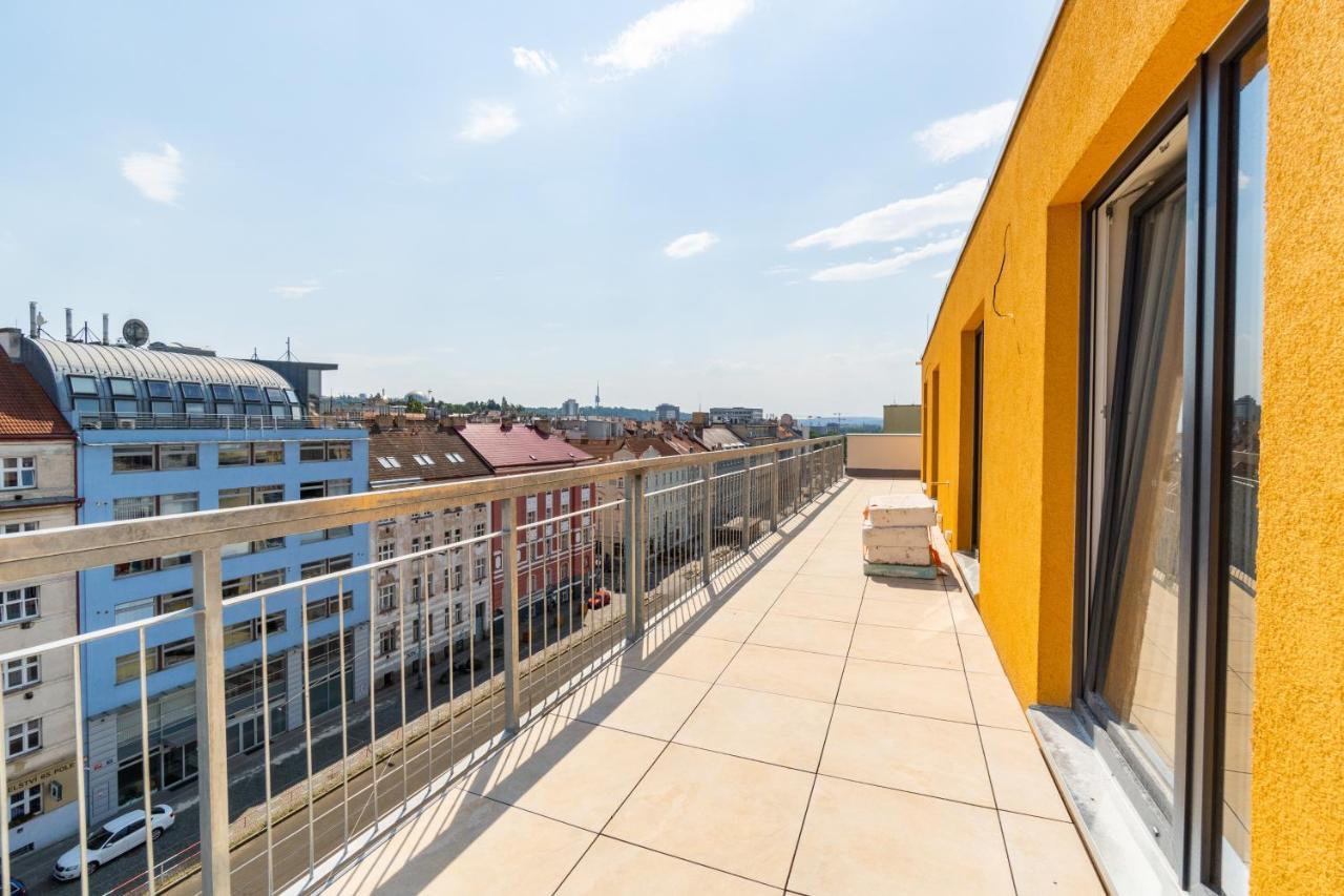 Penthouse # 81 With Panoramic City View In Elite Rezidence With Free Parking Prague Exterior photo